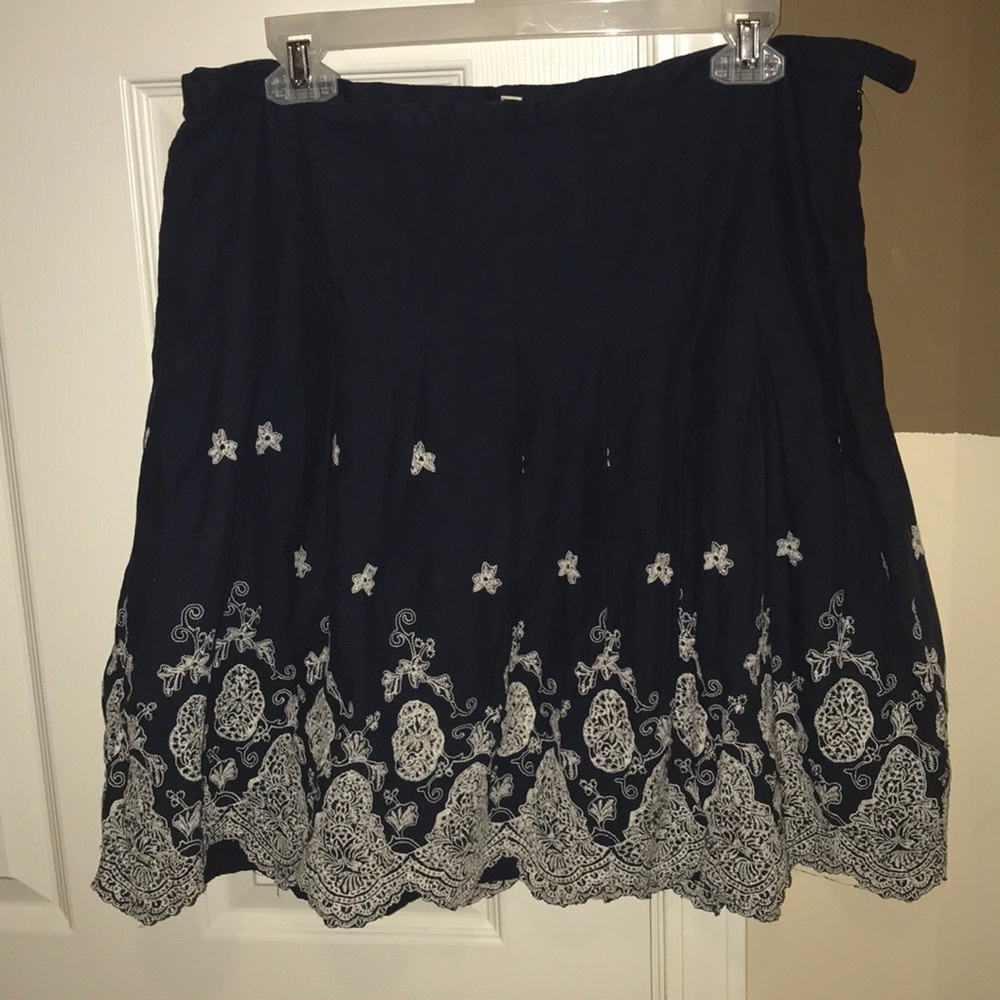 Embroidered Pleated Skirt